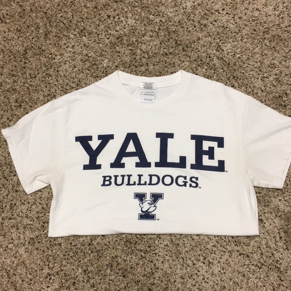 Yale Bulldogs tee